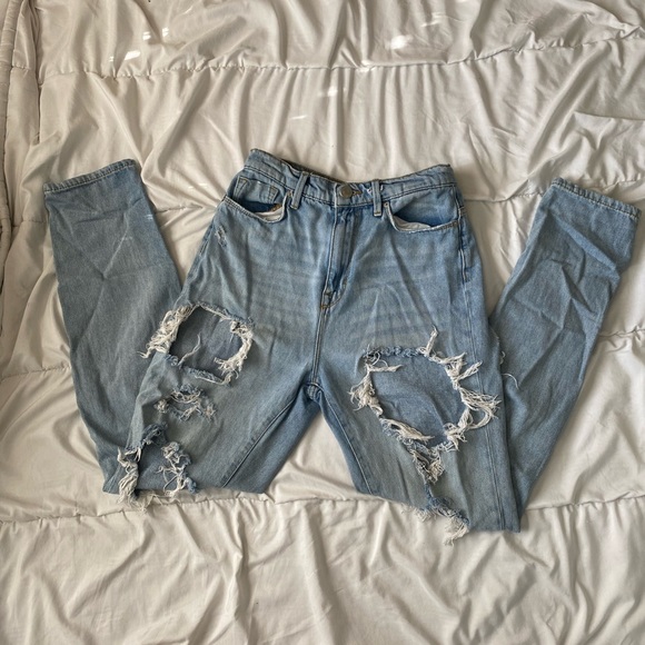 BDG • Ripped Jeans - Picture 6 of 12